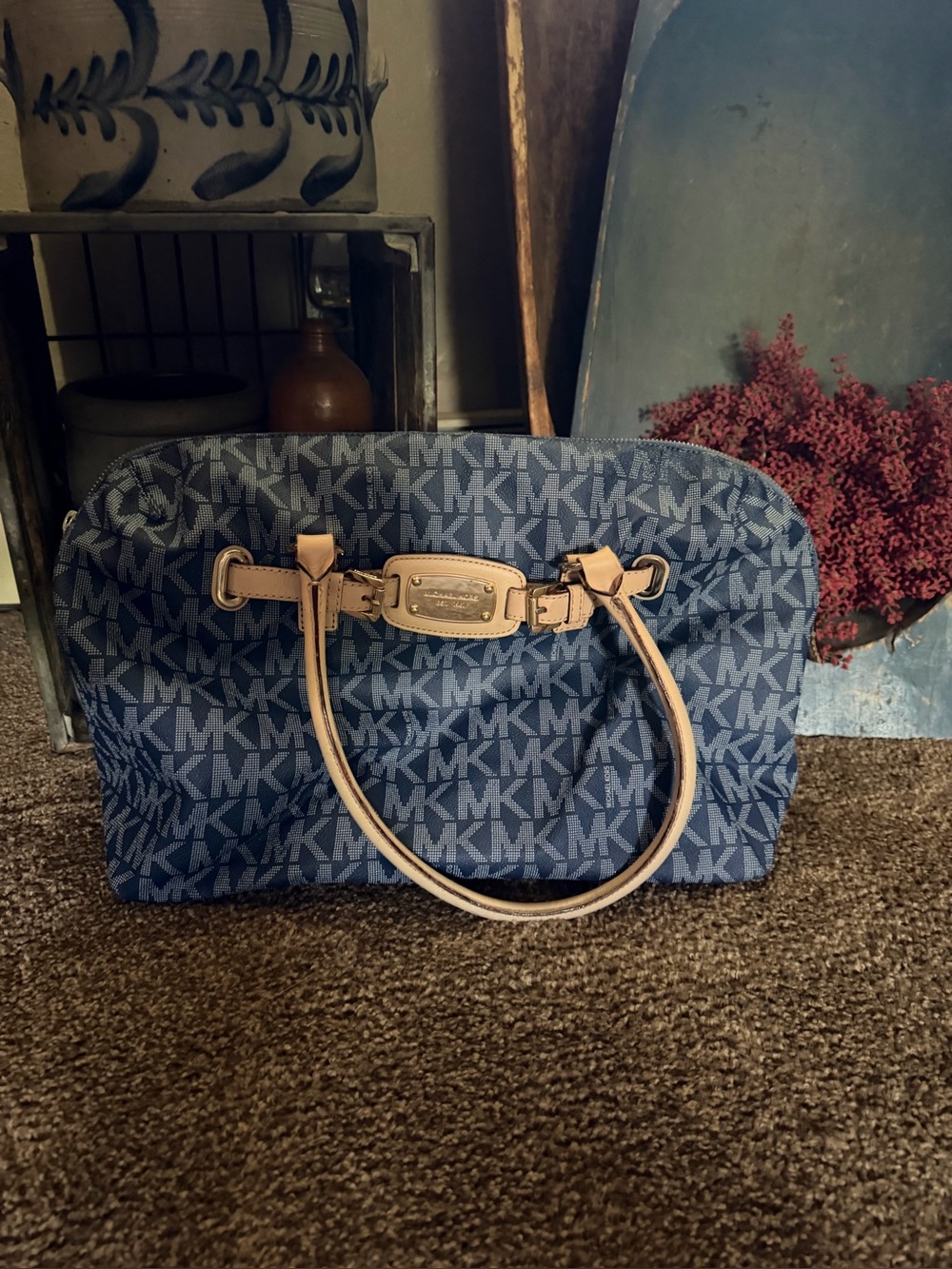 Michael Kors MK overnight bag like new- except 1 callout read description)